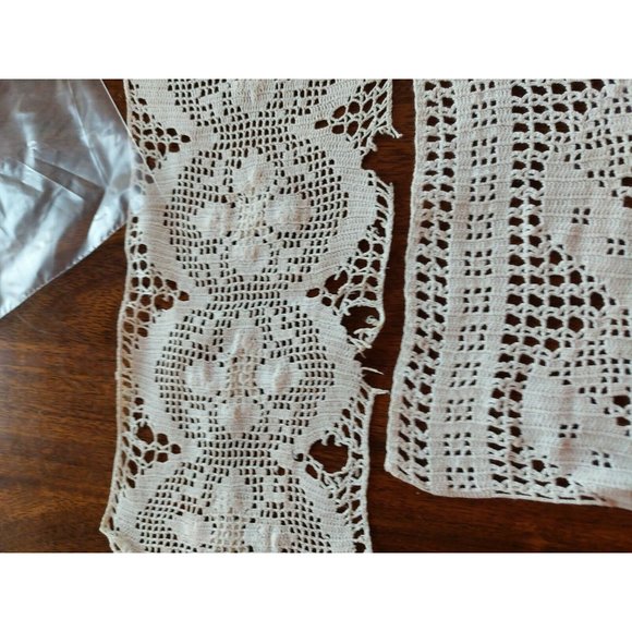Vtg Table Runner Handmade Crochet White X 2 some damage - Picture 4 of 4